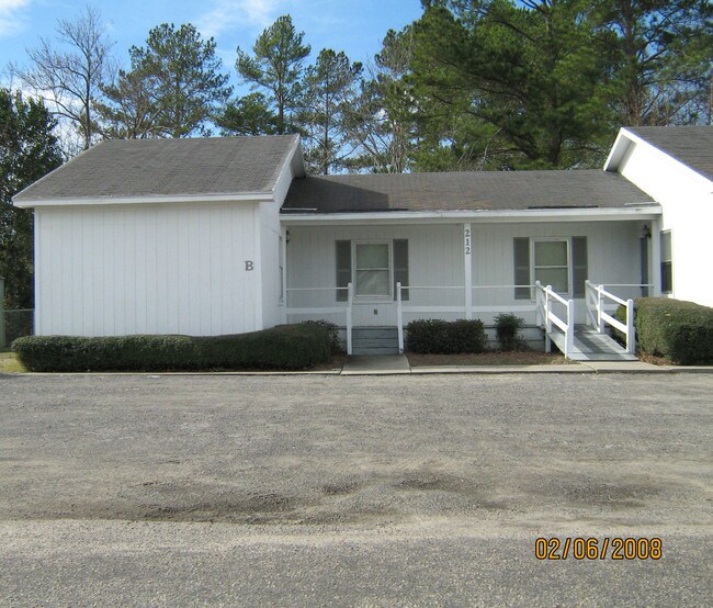 Building Photo - 212 Pinckney St S