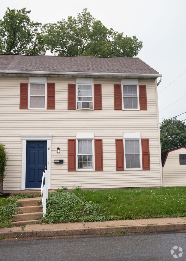 Building Photo - 53 E Summit St