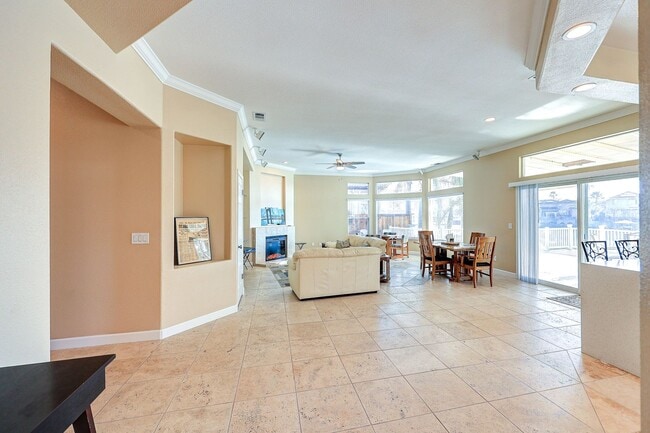 Building Photo - OPEN FLOOR PLAN WITH SIDEYARD PARKING AND WONDERFUL REAR DECK WITH OVERHANG