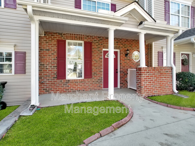 Building Photo - 807 Chartwell Dr