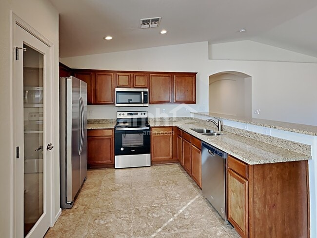 Building Photo - 3429 E Crescent Way