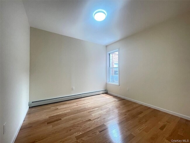 Building Photo - 1006 Jericho Tpke