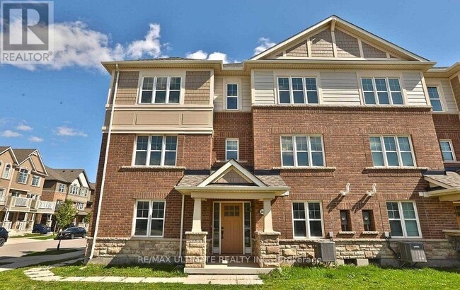 Building Photo - 348 Sixteen Mile Dr