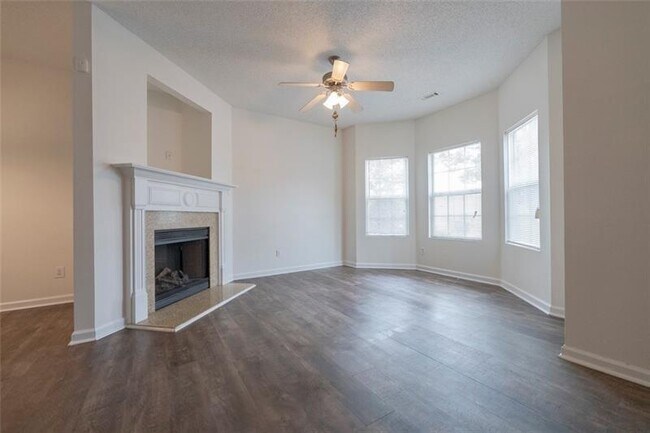 Foto del edificio - 6045 Capitol Knoll