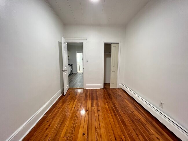 66 W 18th Unit 2F - 64 W 18th St