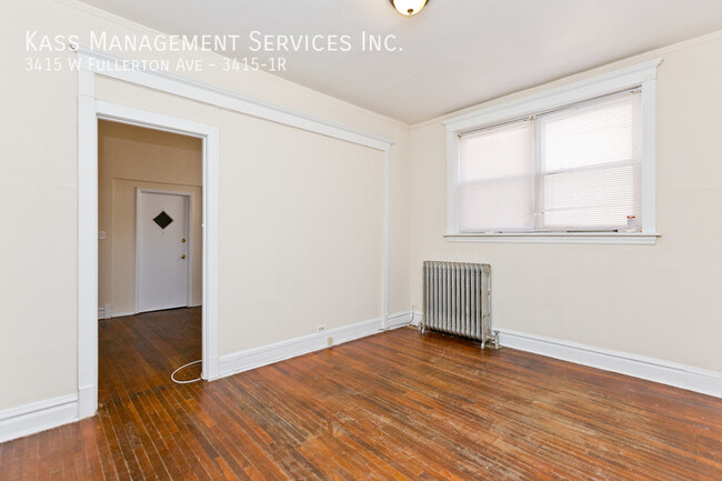 Building Photo - Logan Square 2 Bed, SS Appliances/Dishwash...