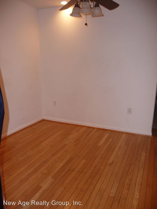 Building Photo - 6018 Vine St