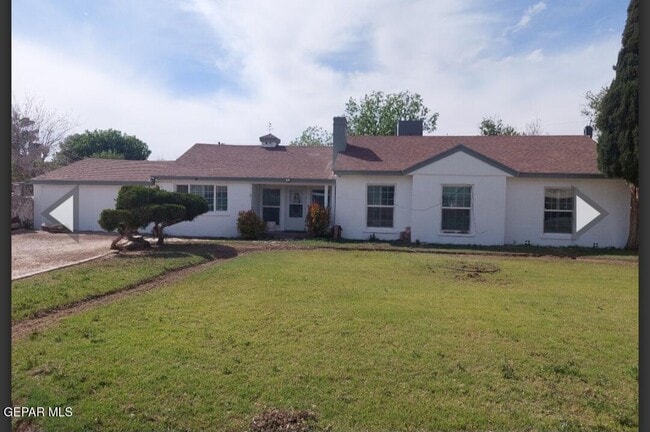 Building Photo - 301 Rose Ln