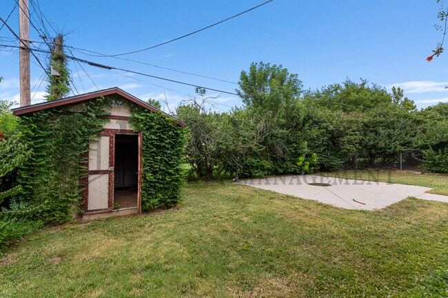 Building Photo - 8328 East Rose Lane