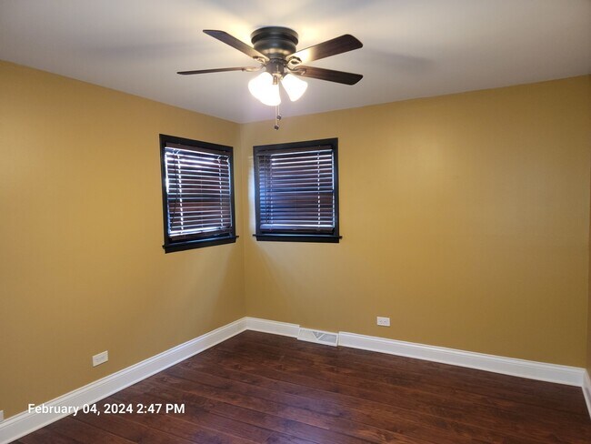 Building Photo - 9735 S Ave J