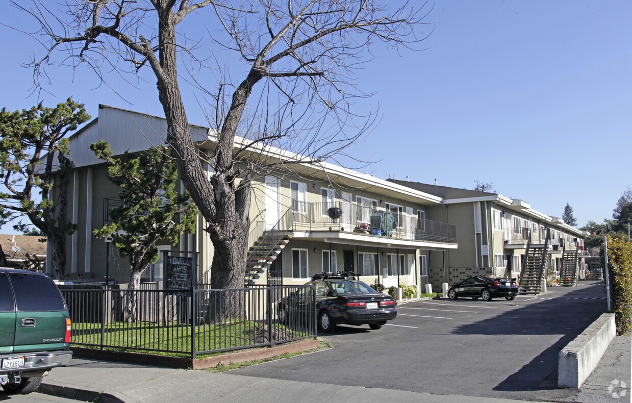 Primary Photo - Lowell Arms