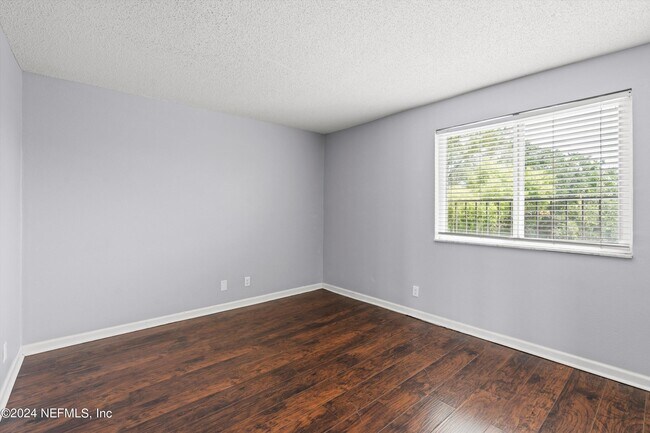 Building Photo - 6646 La Mirada Dr E