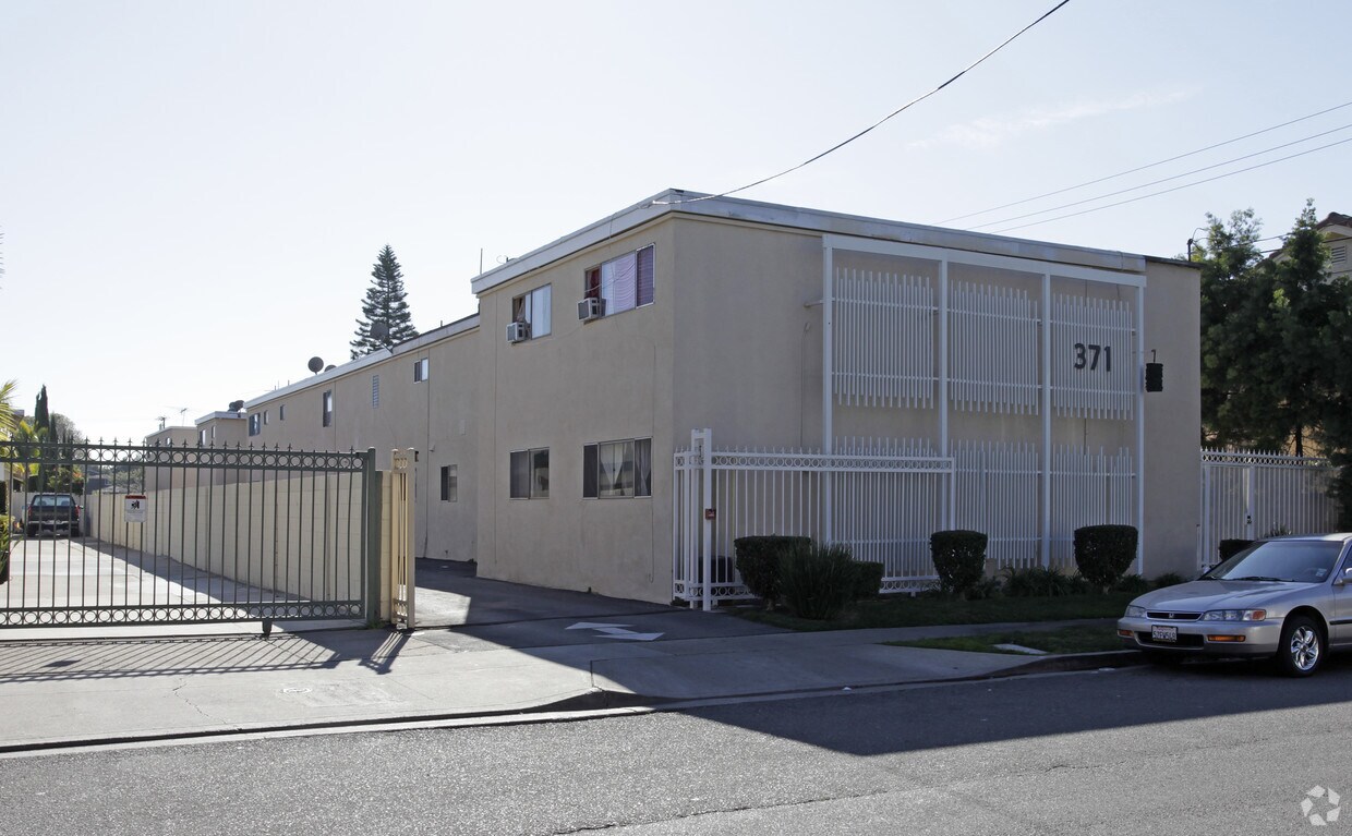 Building Photo - 371 Avocado St