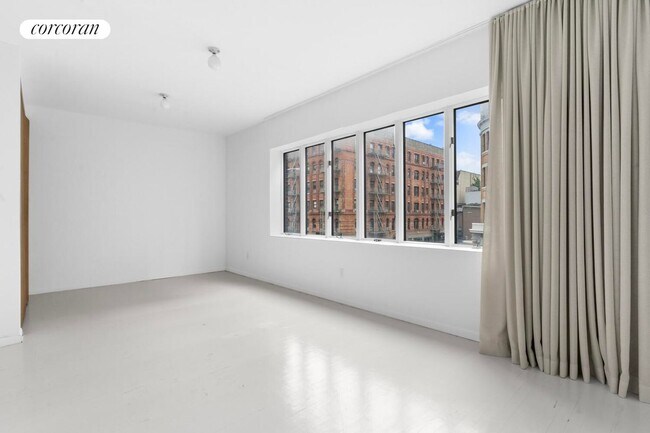 Foto del edificio - 81 Broadway