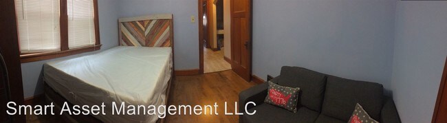 Building Photo - 936-938 S 75th St