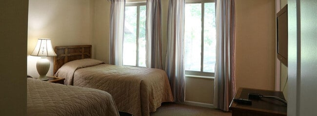 Foto del edificio - 150 Lakeview Dr