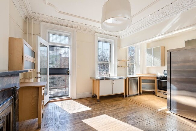 Building Photo - 238 Wyckoff St
