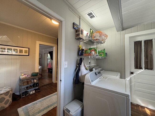 Building Photo - 123 Westridge Dr