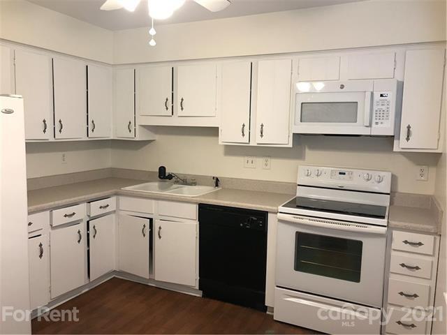 Building Photo - 6810 Farmingdale Dr