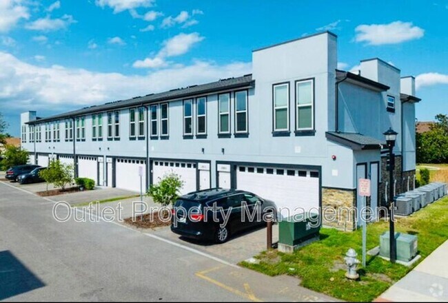 Building Photo - 1690 Houston St