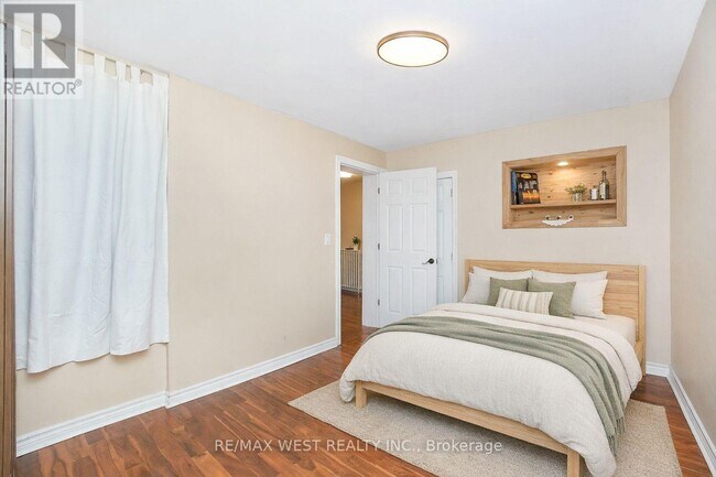 Photo du bâtiment - 237 Vaughan Rd