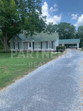 Building Photo - 1901 Meriwether Rd