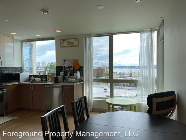 Foto del edificio - 3 br, 2.5 bath House - 321 West Olympic Pl...