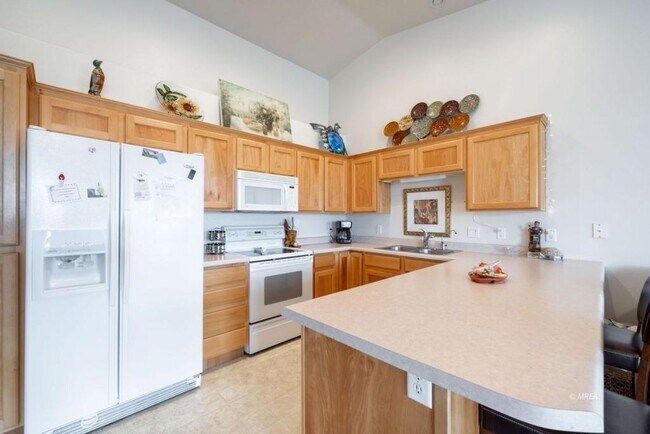 Building Photo - 700 Aztec Cir