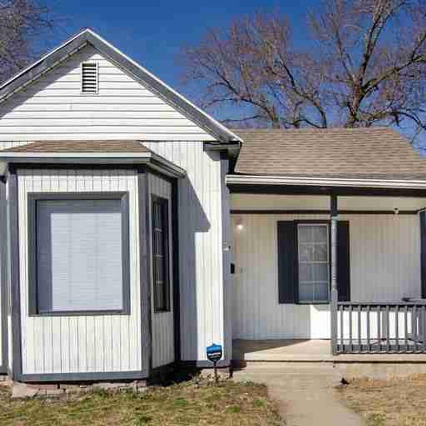 Primary Photo - Cozy 2 Bedroom Home