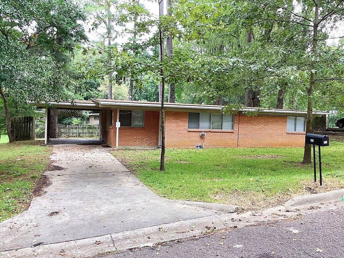 Primary Photo - 602 Olive St