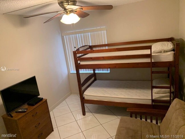 Foto del edificio - 2 br, 2 bath  - Sands Point