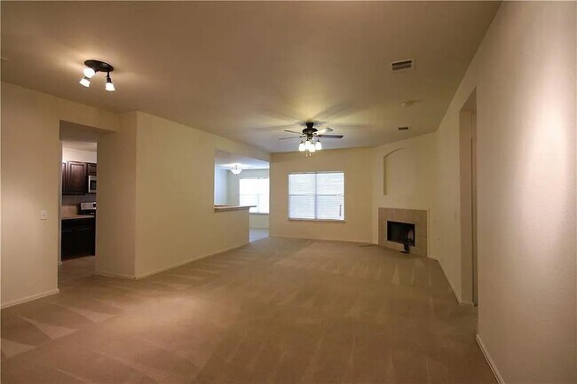 Foto del edificio - 125 Camelia Pkwy