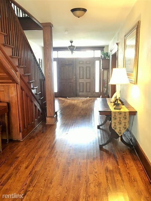 Building Photo - 5 br, 2.5 bath House - 430 Monroe St