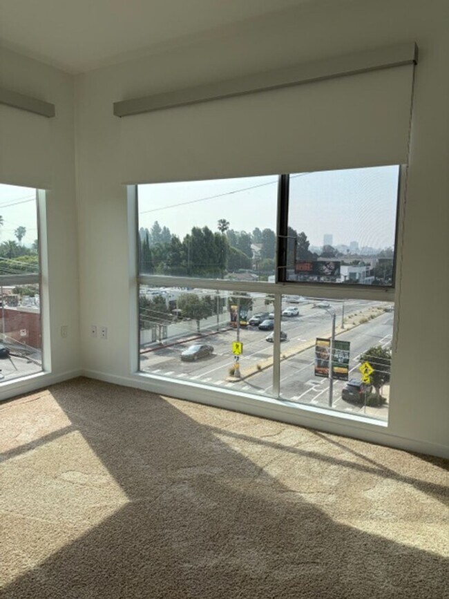 Interior Photo - 801 North