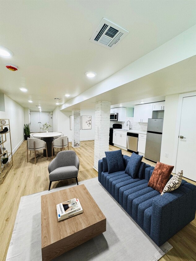 Foto principal - 750 COMMUNIPAW Ave