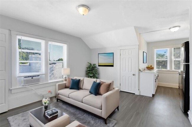 Building Photo - 812 Pennsylvania Ave