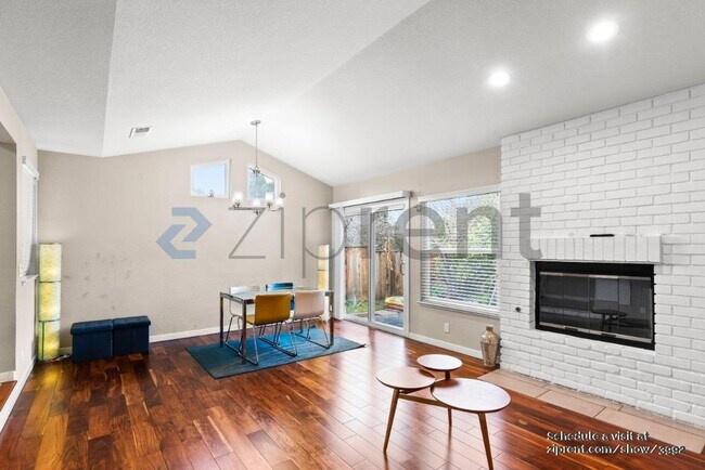 Foto del edificio - 2610 Curtner Glen Ct