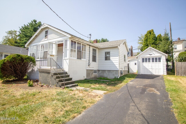 Building Photo - 9 Spring Ave