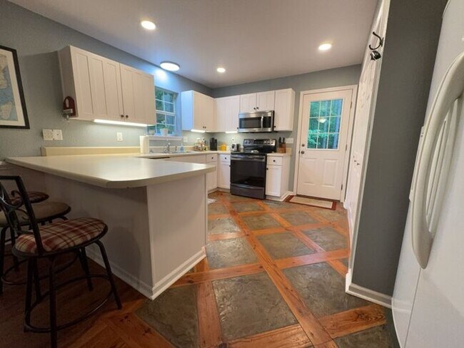 Foto del edificio - 184 Winding Creek Way