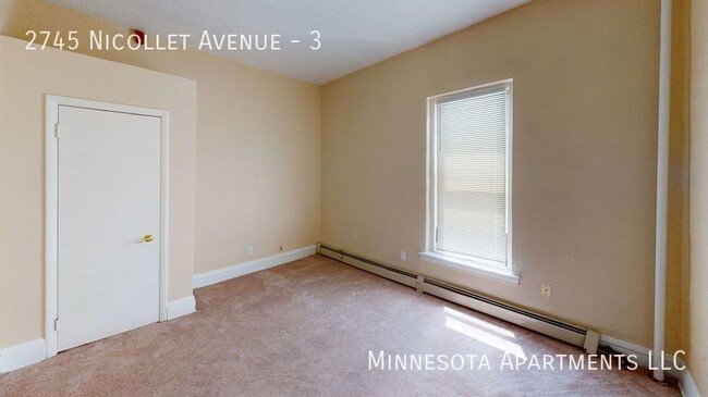 Foto del edificio - Corner 1 Bedroom on Eat Street! 2 Months F...