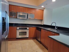 Building Photo - 15051 Royal Oaks Ln