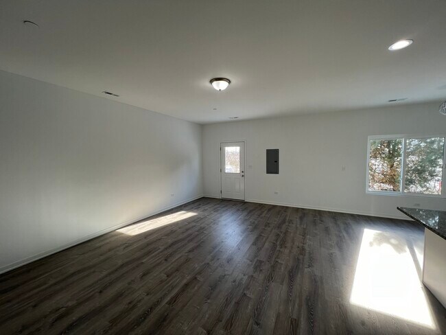 Building Photo - 3942 Preston Dr