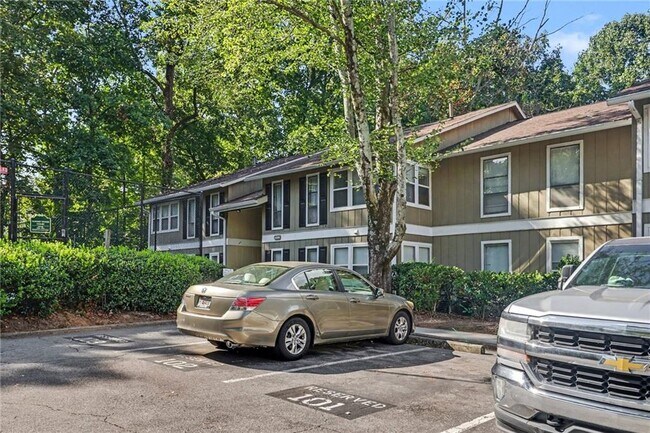 Building Photo - 5159 Roswell Rd NE