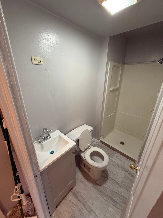 Building Photo - 11 Broadhead Ave