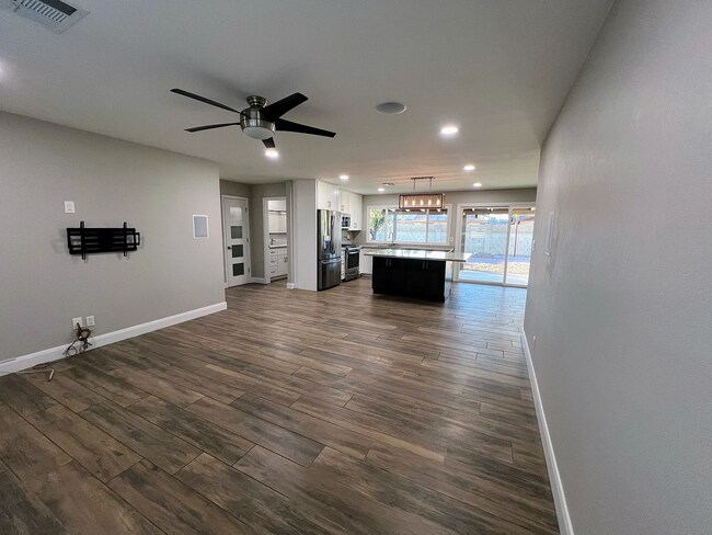 Foto del edificio - 2508 E Loyola Dr