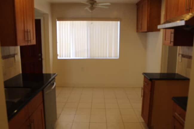 Building Photo - ( ( ( CUTE 4 BEDROOM 2 BATH ONE STORY HOUS...