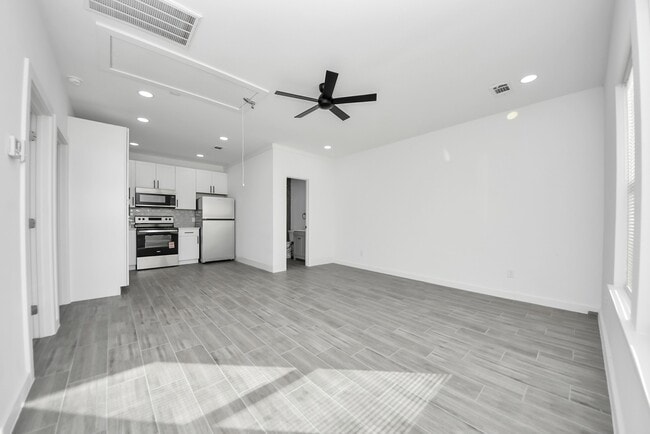 Building Photo - 2796 Harrison Rd