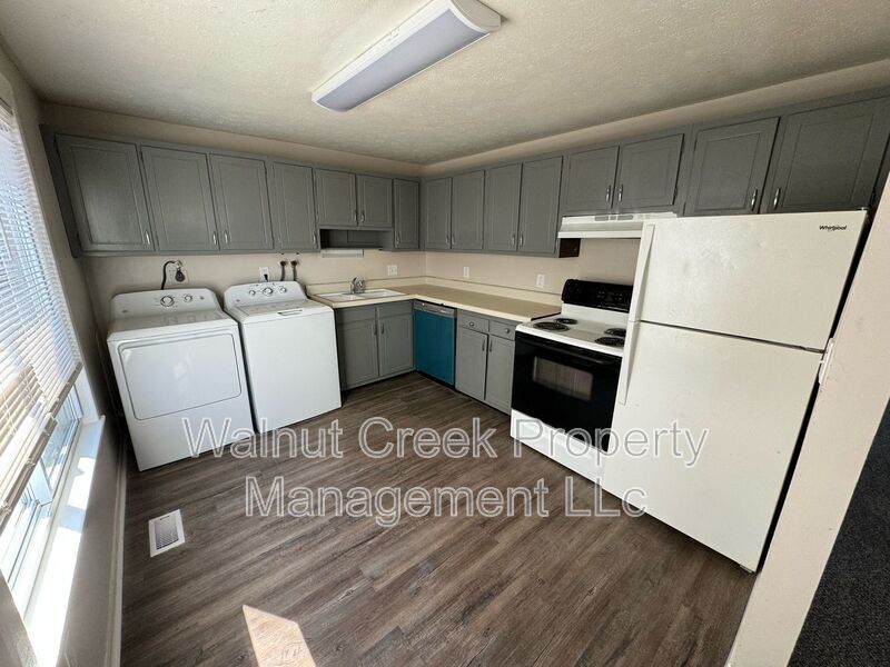 Primary Photo - 5520 Beavercrest Dr
