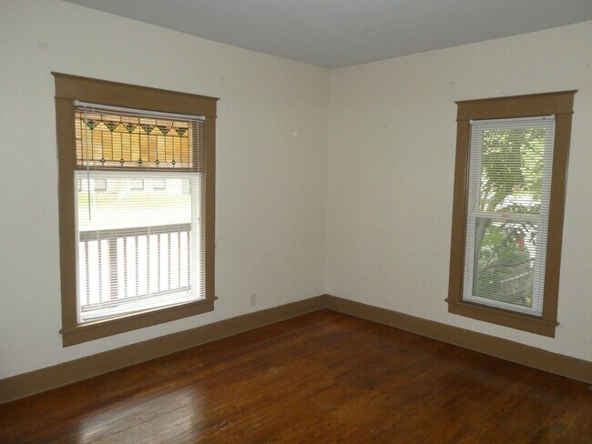 Foto del edificio - 2 Bedroom House Downtown