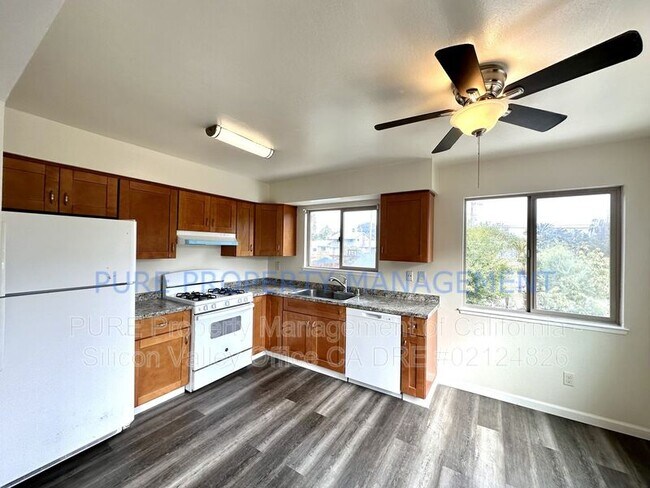 Foto del edificio - 985 30th Ave